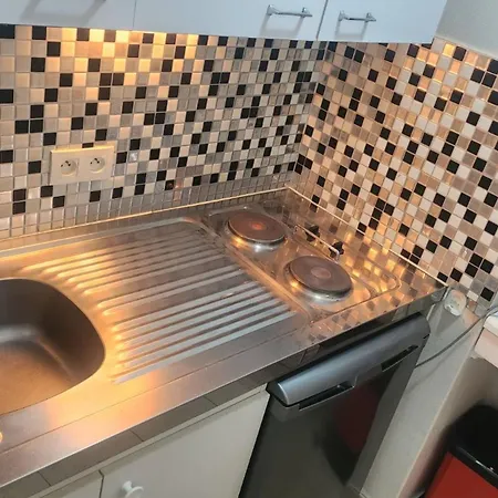 公寓 Getaway For Two Cosy With Balcony *