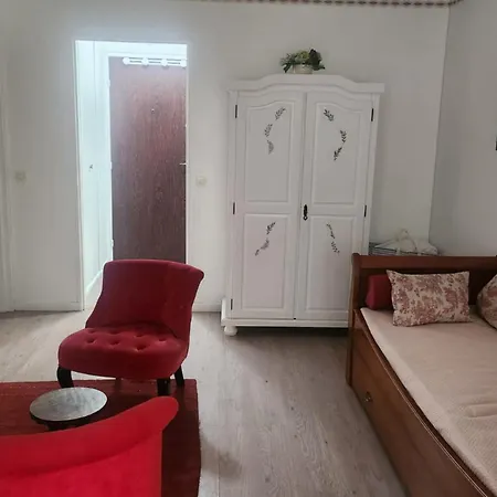 Getaway For Two Cosy With Balcony شقة *