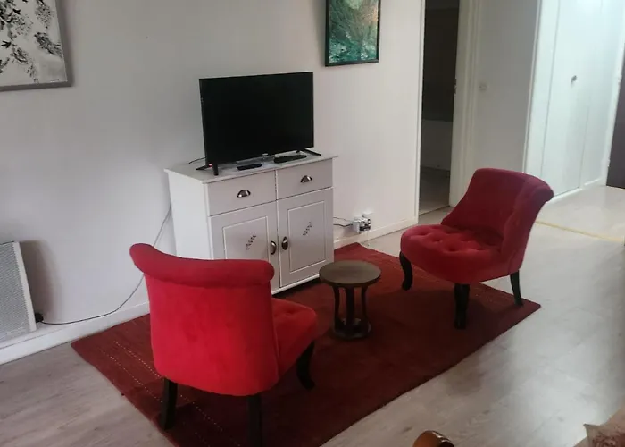 公寓 Getaway For Two Cosy With Balcony